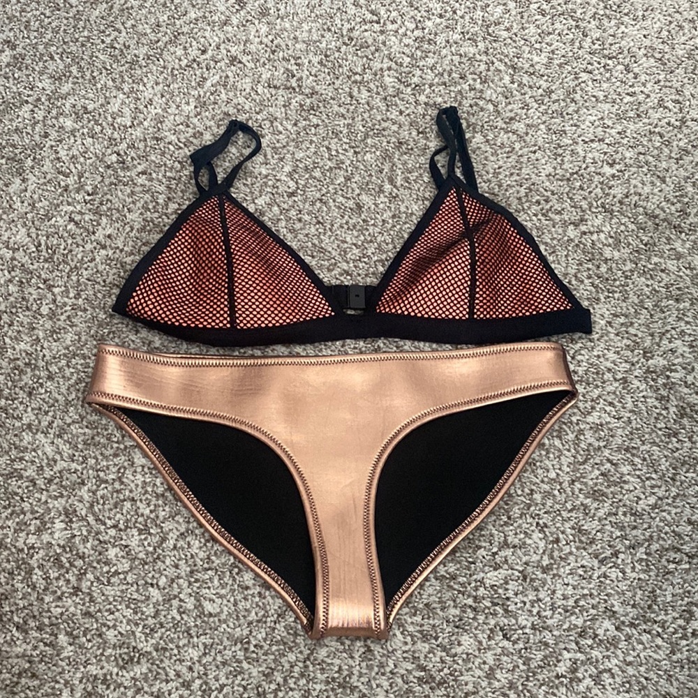 NWOT Triangl Bikini. Large top+bottom